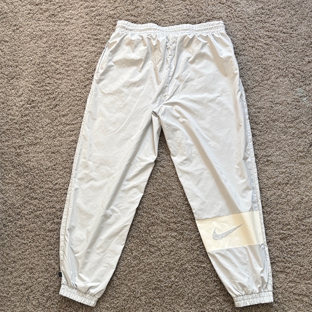 Nike Women's Light Gray Joggers - Picture 13 of 14